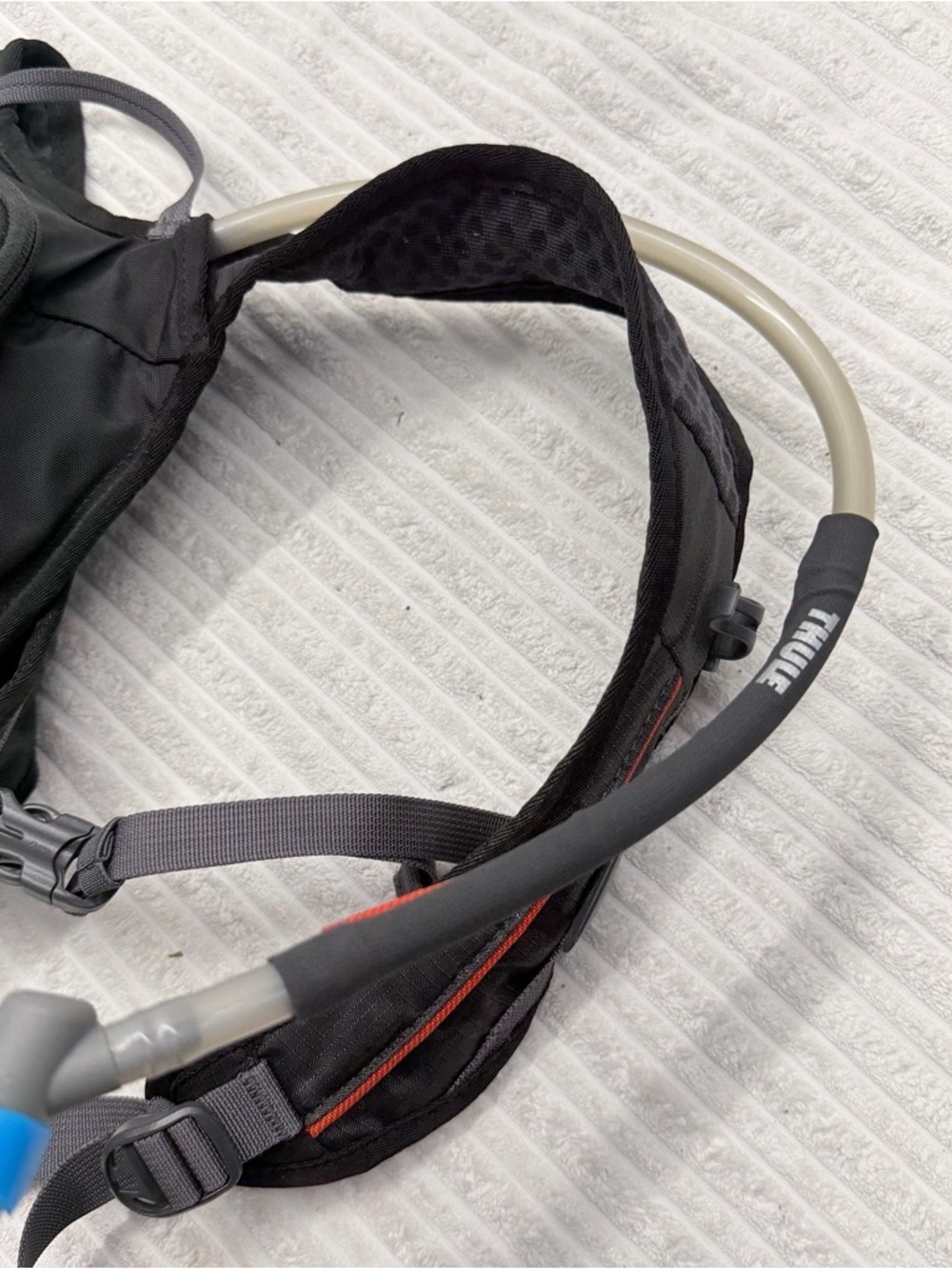 Thule UPTAKE 4 Hydration Pack - Picture 4 of 9
